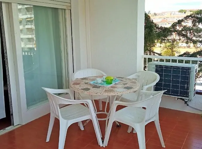 Alessia Garden Λορέτ Ντε Μαρ